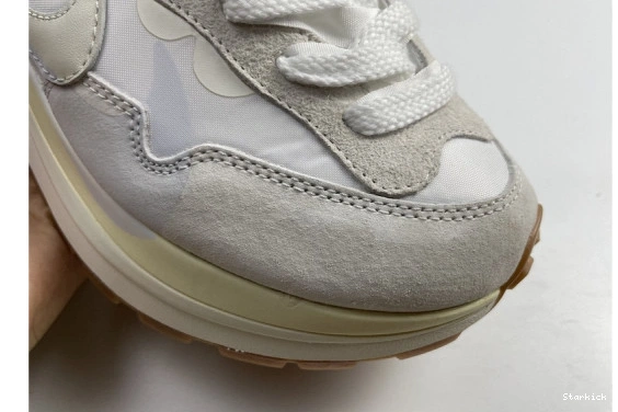 Gum DD1875-100 Vaporwaffle Nike Sail Sacai 0127